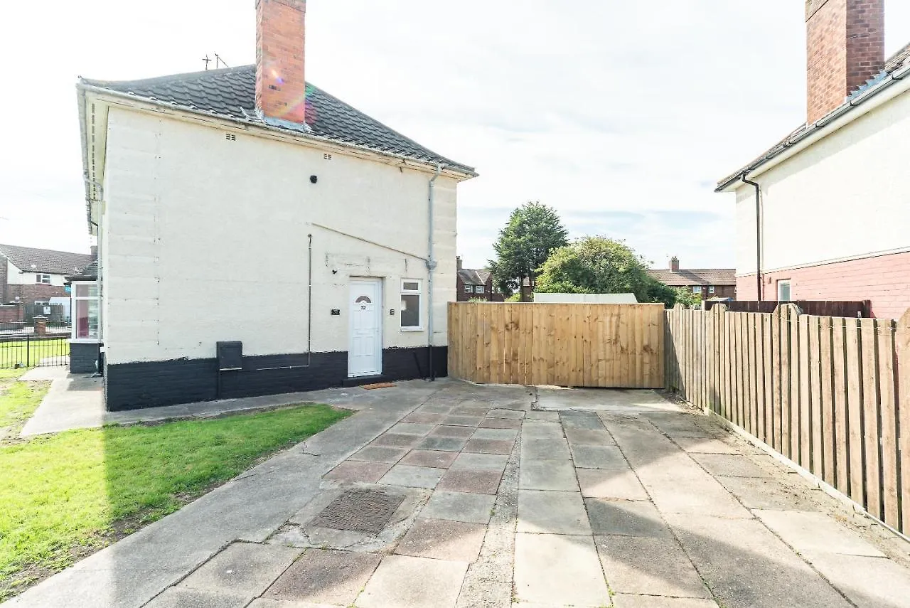Aseda 4 Bedroom Private Parking, Game Zone -Pool Table, Garden Home Kingston upon Hull Prázdninový dům